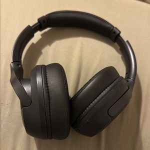Sleek Black Over-Ear Headphones with Padded Comfort